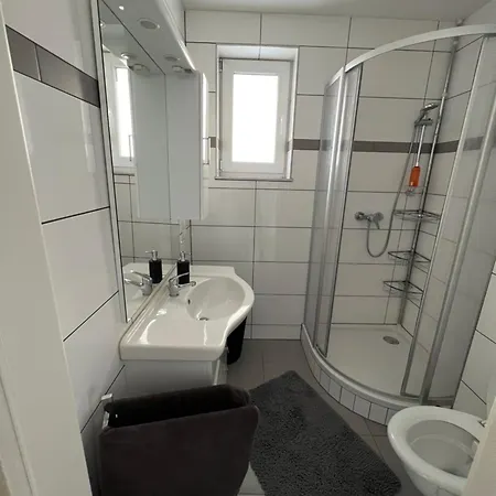 Beim Schloss Laxenburg